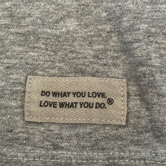 LIFE IS GOOD BUNDLE OF 2 WOMENS T-SHIRTS IN SZ XL…GREAT PREOWNED CONDITION!!! - Picture 5 of 5